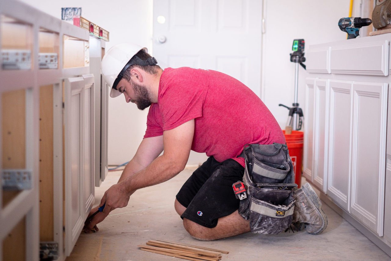 Contractor coordination for Italian kitchen installation — Juno Cabinets project management service
